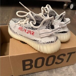 Yeezy Boost 350 V2 'Zebra' 2022/2023- Size Men’s 8.5M excellent